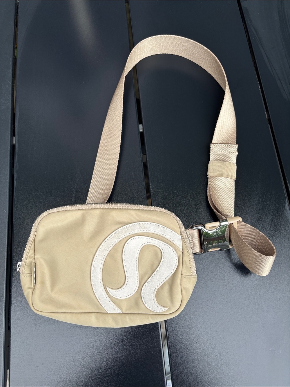 LULULEMON Everywhere belt bag trench white opal